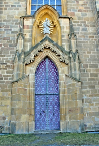 Seiteneingang der Kirche