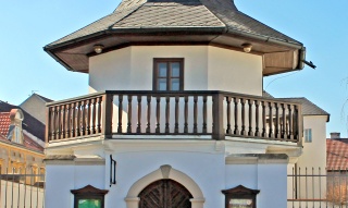 Ein Pavillon am Rathaus