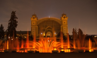 FerR0zer - CC BY-NC 2.0, https://www.flickr.com/photos/ferrozer/5129933174 Křižík-Springbrunnen